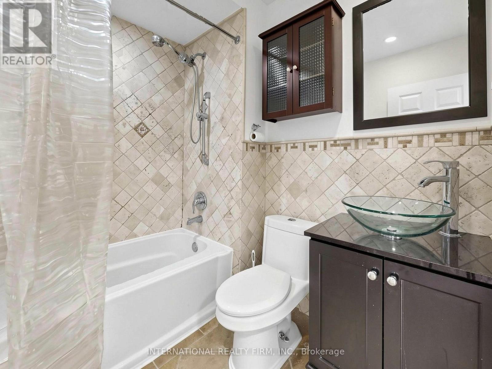 33 Danesbury Crescent, Brampton, Ontario  L6T 1T2 - Photo 16 - W13093766