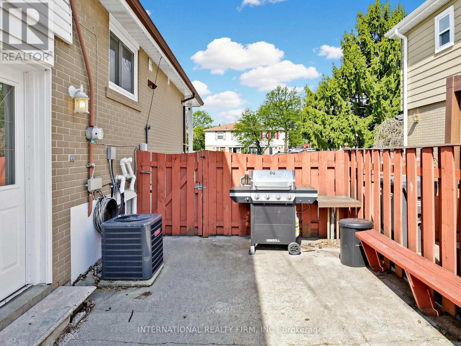 33 Danesbury Crescent, Brampton, Ontario  L6T 1T2 - Photo 32 - W13093766