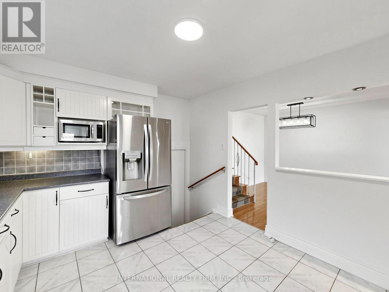 33 Danesbury Crescent, Brampton, Ontario  L6T 1T2 - Photo 7 - W13093766