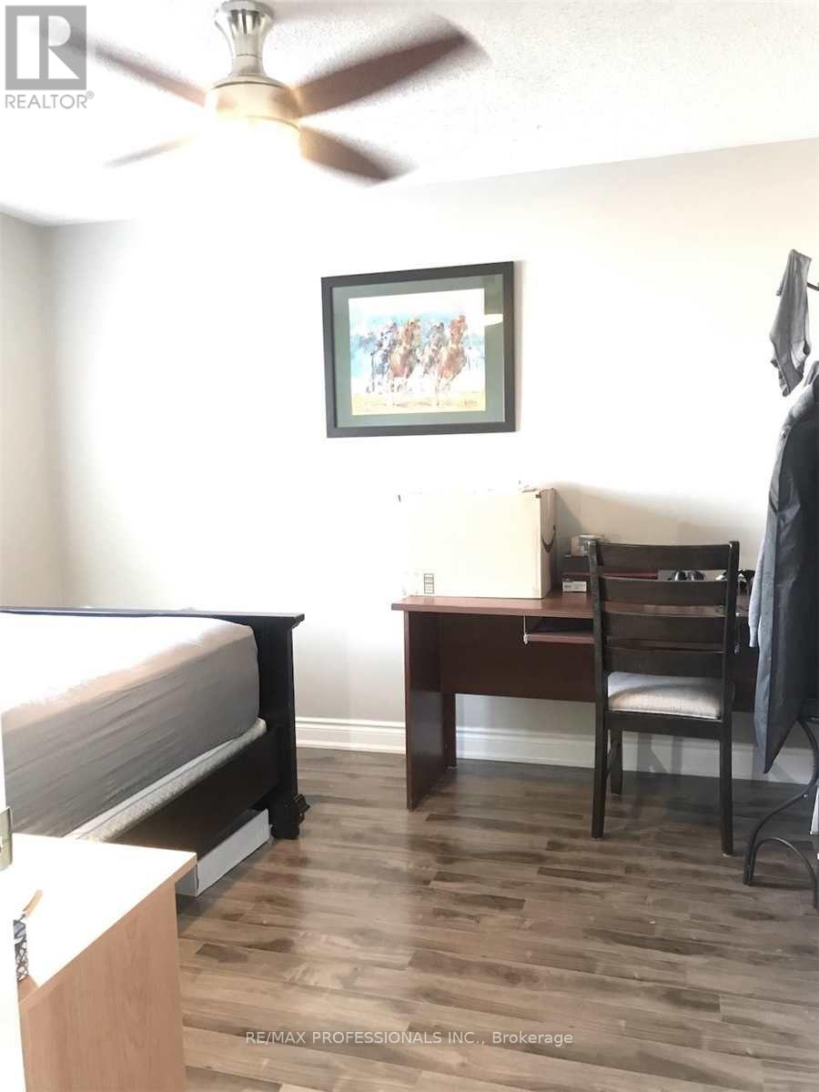 3895 Henrietta Way, Mississauga, Ontario  L5M 7Y4 - Photo 12 - W13093826