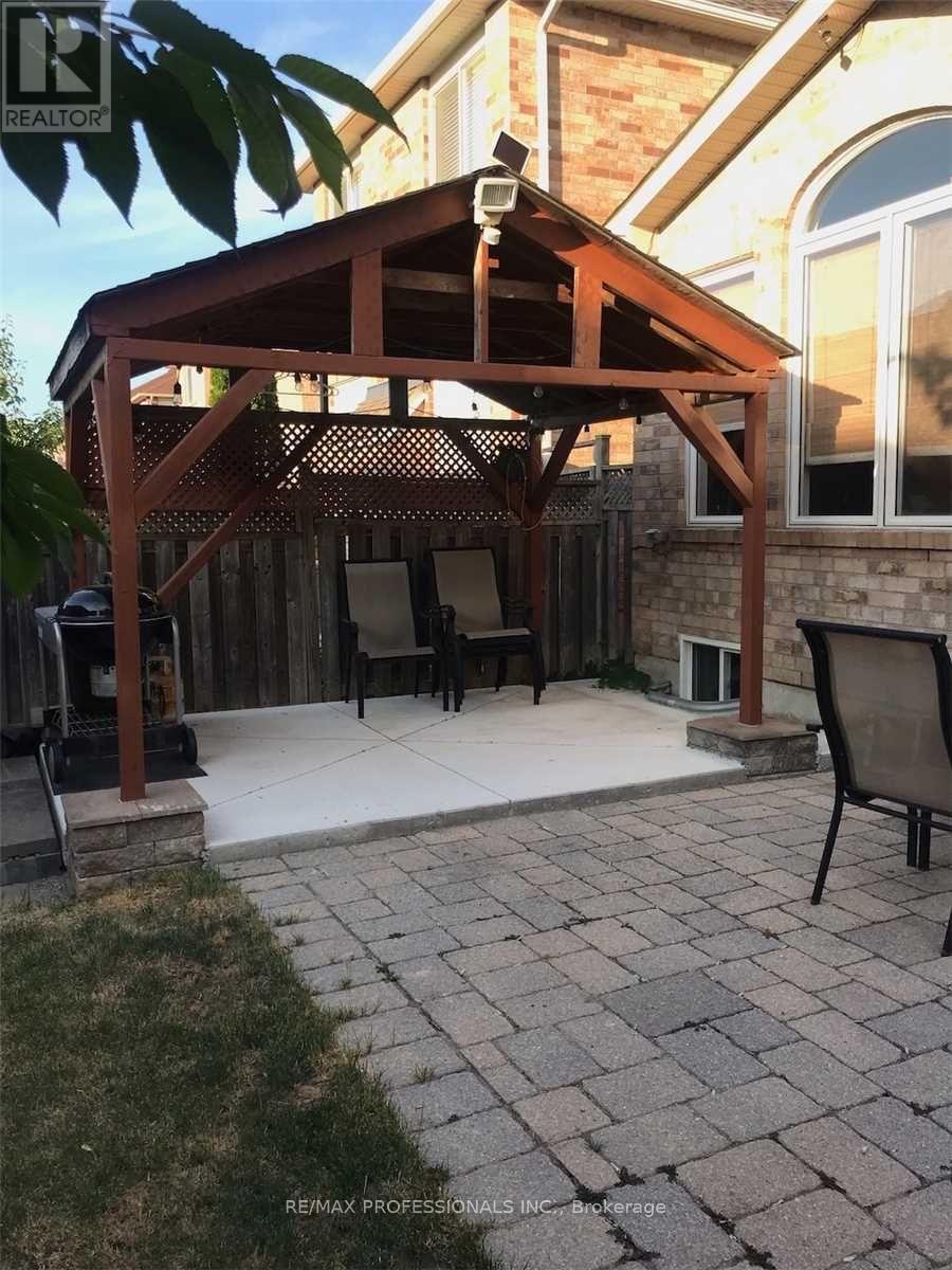 3895 Henrietta Way, Mississauga, Ontario  L5M 7Y4 - Photo 31 - W13093826