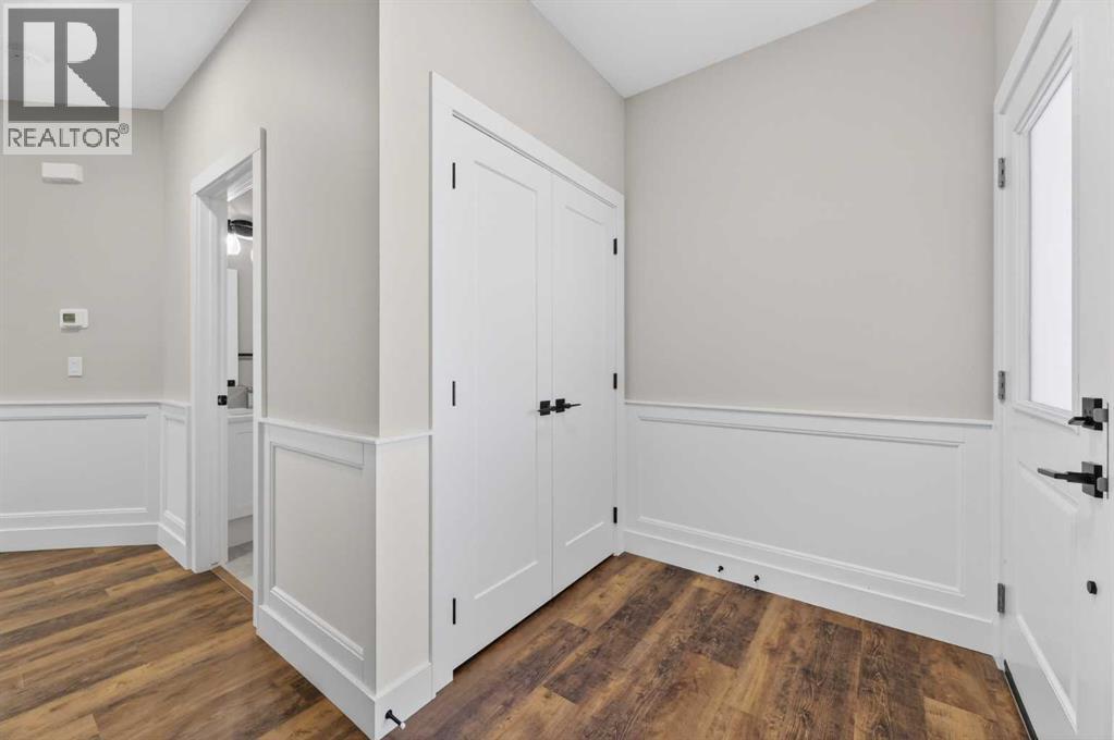811 Mandalay Link, Carstairs, Alberta  T0M 0N0 - Photo 3 - A2305316