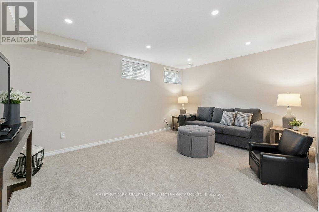 23 Valleybrook Drive, Kitchener, Ontario  N2A 0J9 - Photo 32 - X13093758