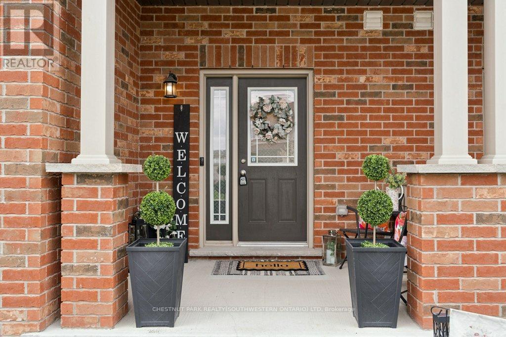 23 Valleybrook Drive, Kitchener, Ontario  N2A 0J9 - Photo 4 - X13093758