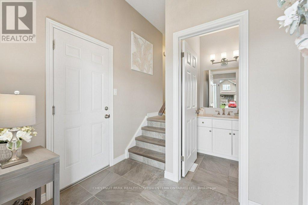23 Valleybrook Drive, Kitchener, Ontario  N2A 0J9 - Photo 5 - X13093758