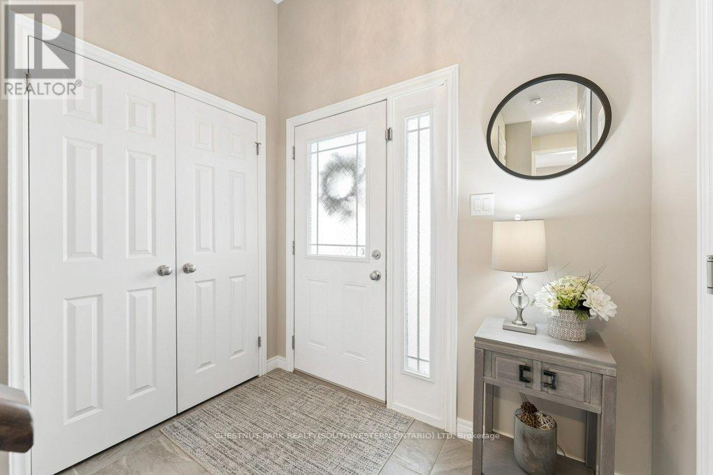 23 Valleybrook Drive, Kitchener, Ontario  N2A 0J9 - Photo 6 - X13093758