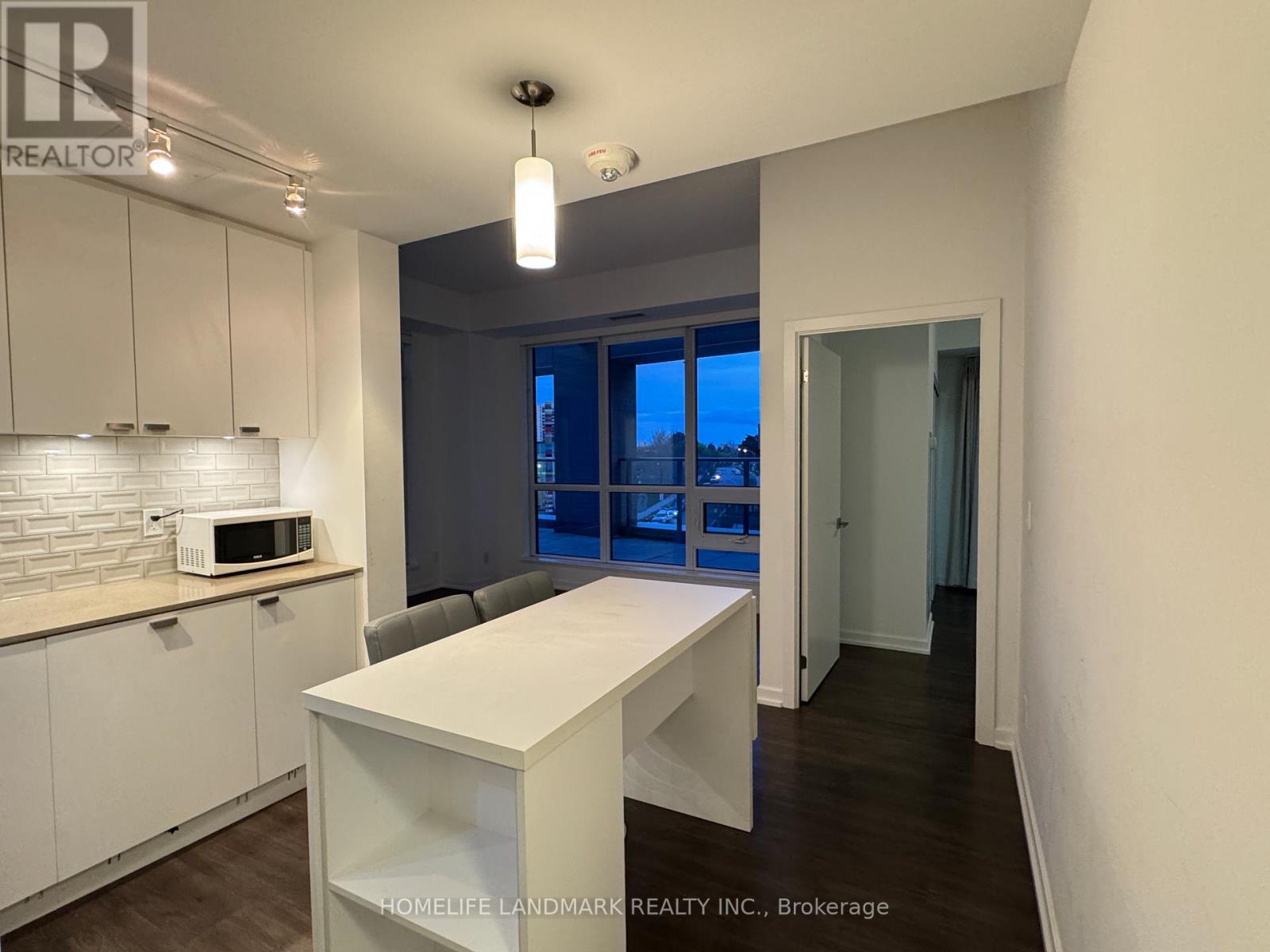303 - 56 Forest Manor Road, Toronto, Ontario  M2J 0E5 - Photo 7 - C12831574