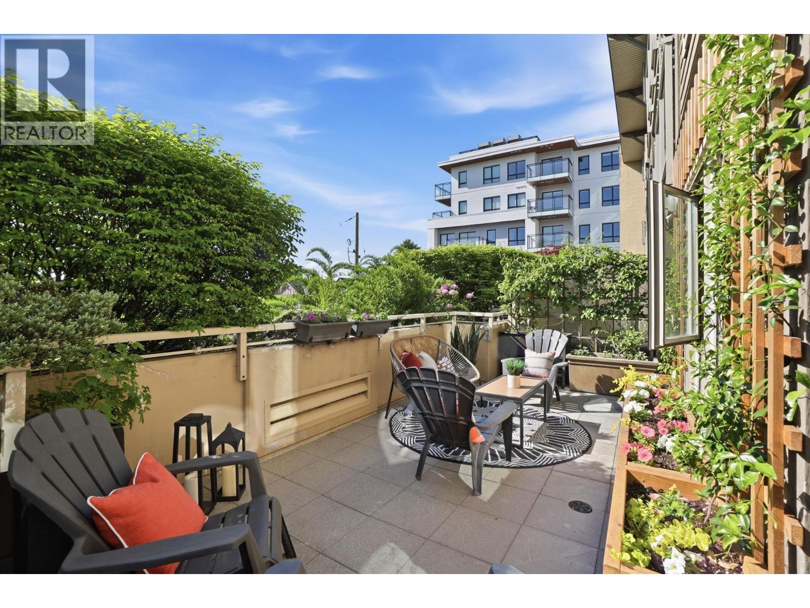 203 1689 E 13th Avenue, Vancouver, British Columbia  V5N 0A5 - Photo 2 - R3120675