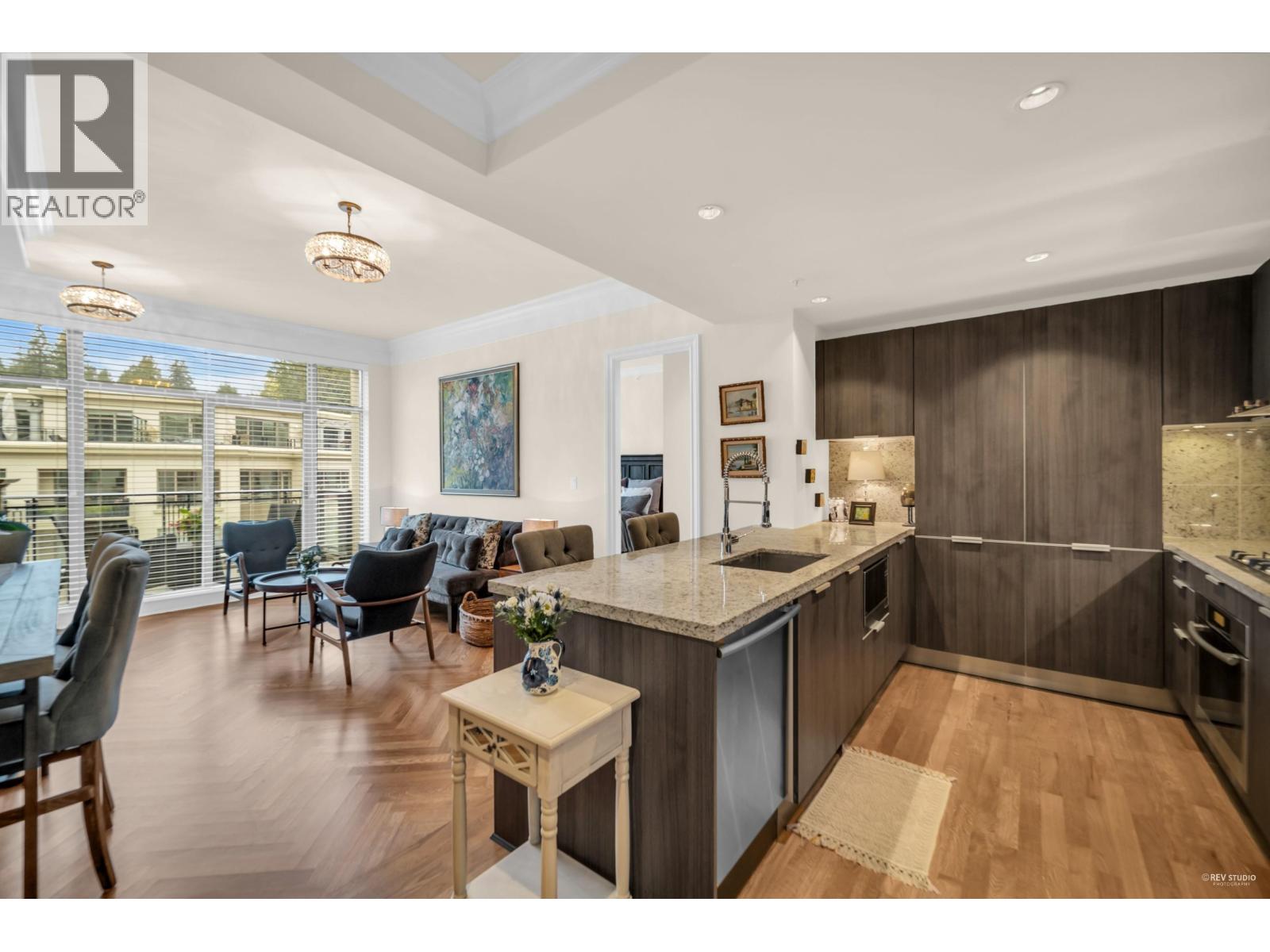 403 568 WATERS EDGE CRESCENT, West Vancouver, British Columbia