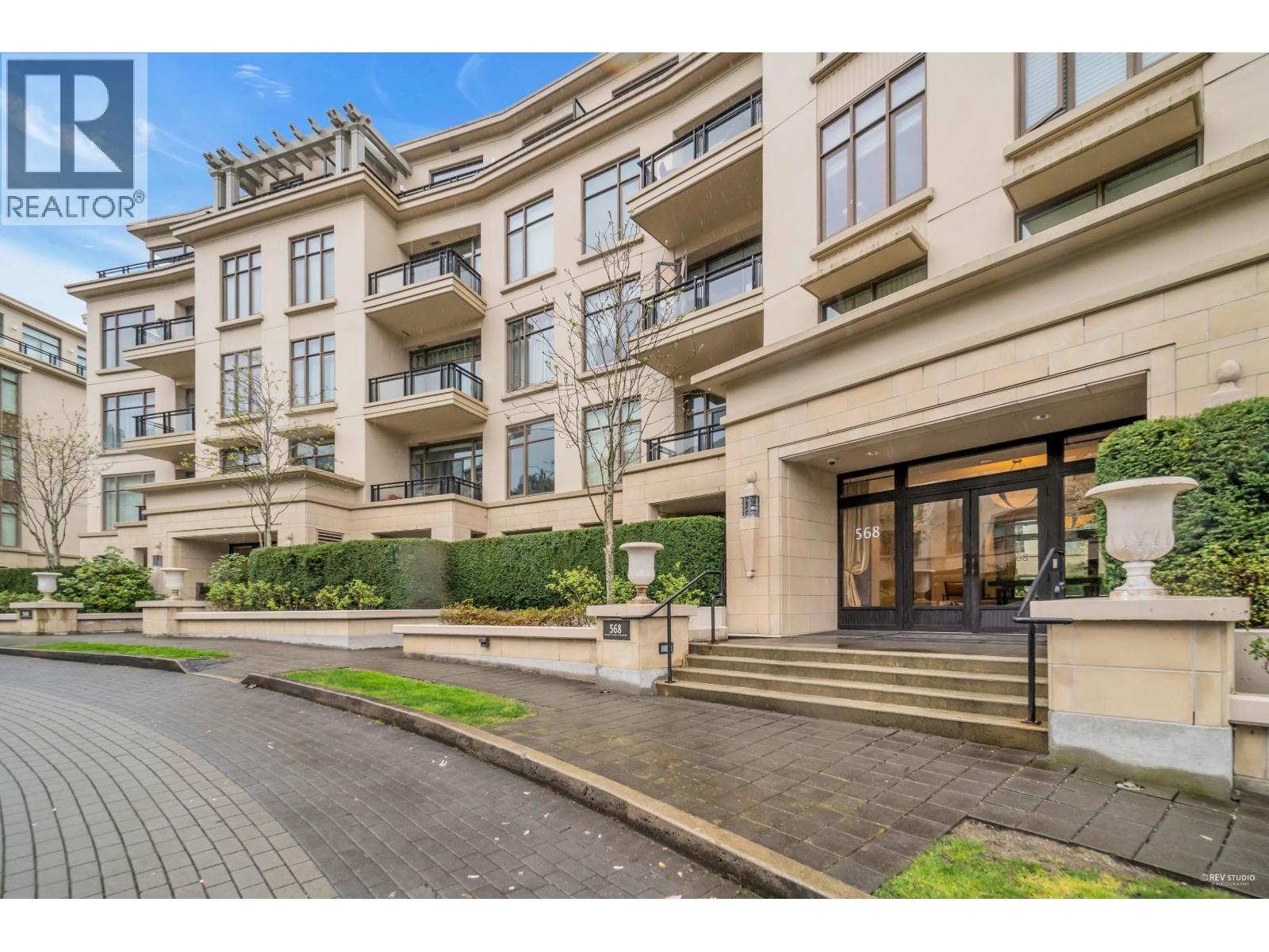 403 568 Waters Edge Crescent, West Vancouver, British Columbia  V7T 0A2 - Photo 3 - R3120678