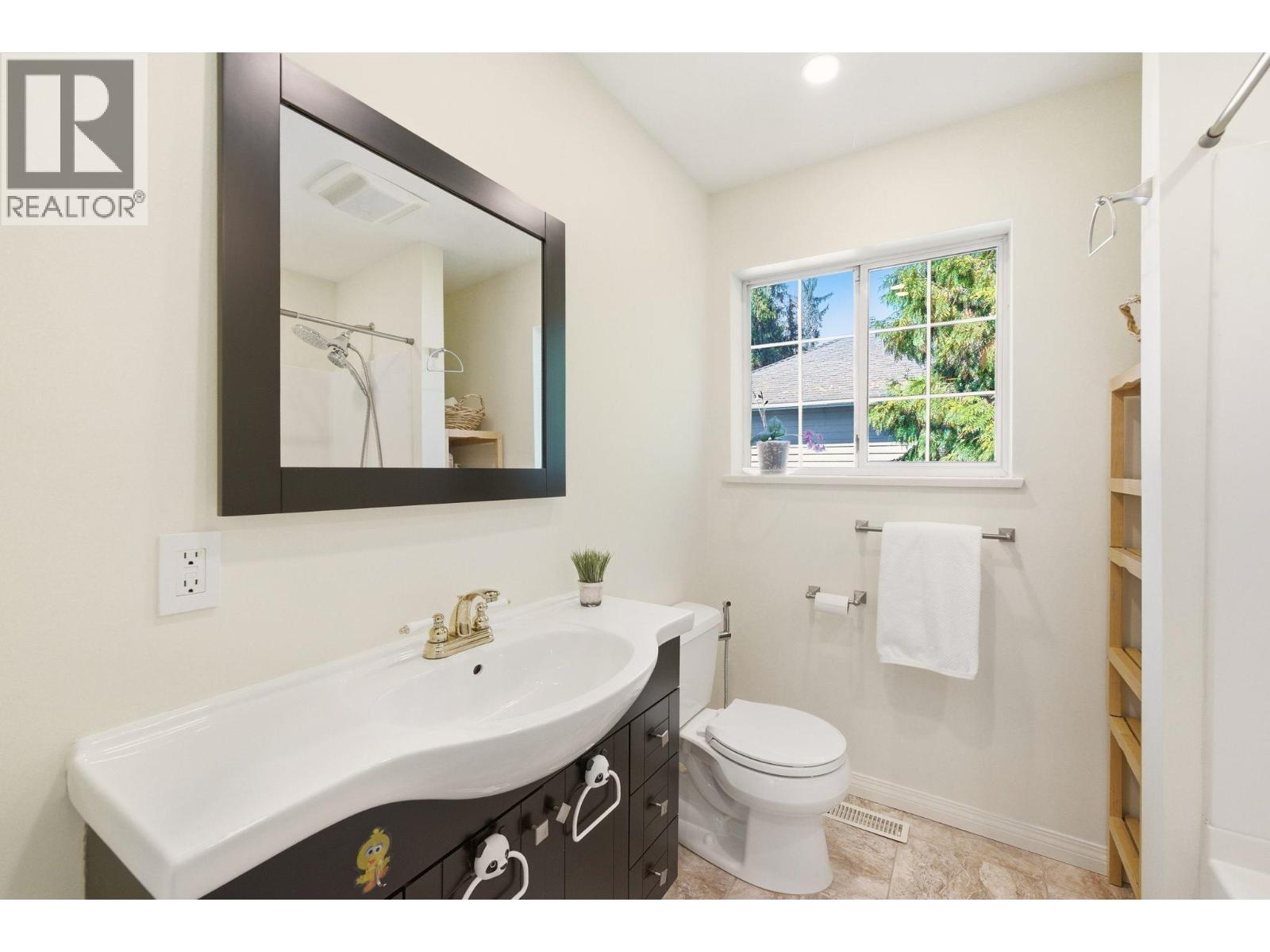 4063 Shone Road, North Vancouver, British Columbia  V7G 2N4 - Photo 28 - R3120497