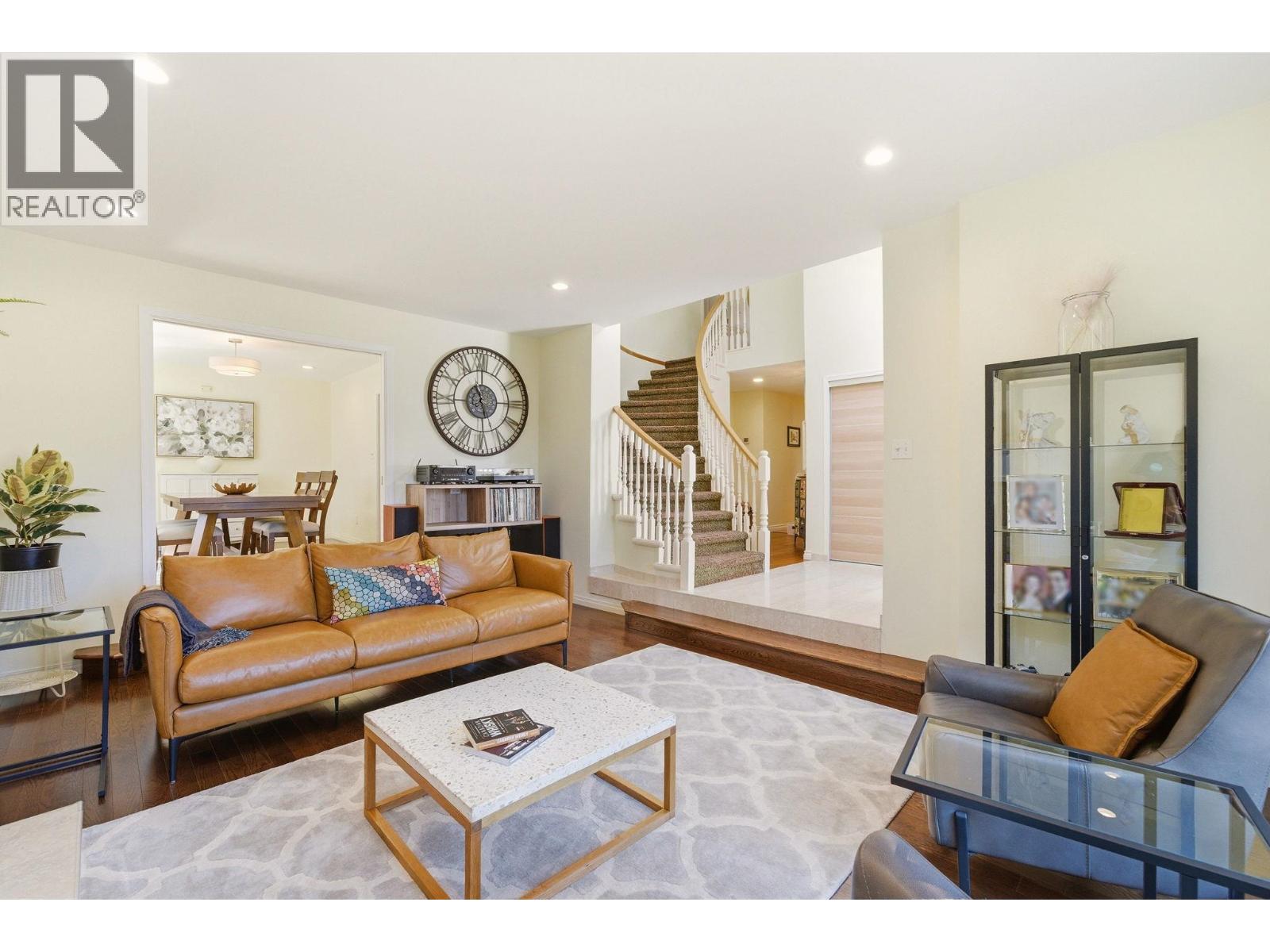 4063 Shone Road, North Vancouver, British Columbia  V7G 2N4 - Photo 4 - R3120497