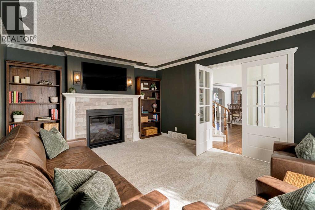 34 Christie Estate Gardens SW, Calgary, Alberta  T3H 2R4 - Photo 4 - A2303791