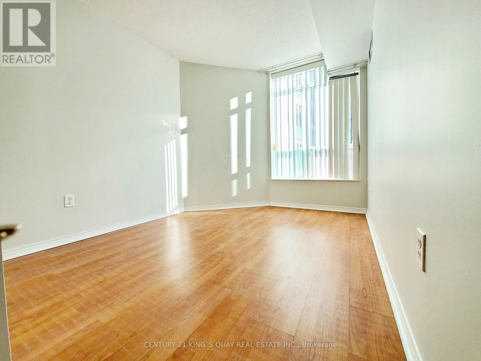 500 - 28 Pemberton Avenue, Toronto, Ontario  M2M 4L1 - Photo 2 - C13030096