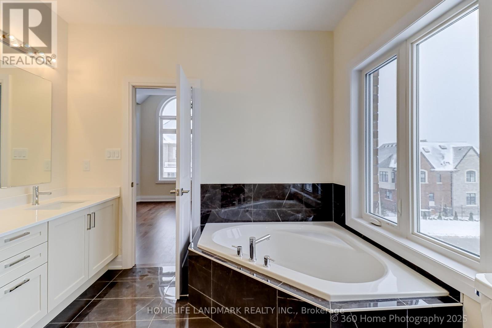 8 Mapleton Street, Richmond Hill, Ontario  L4E 1N1 - Photo 19 - N13093844
