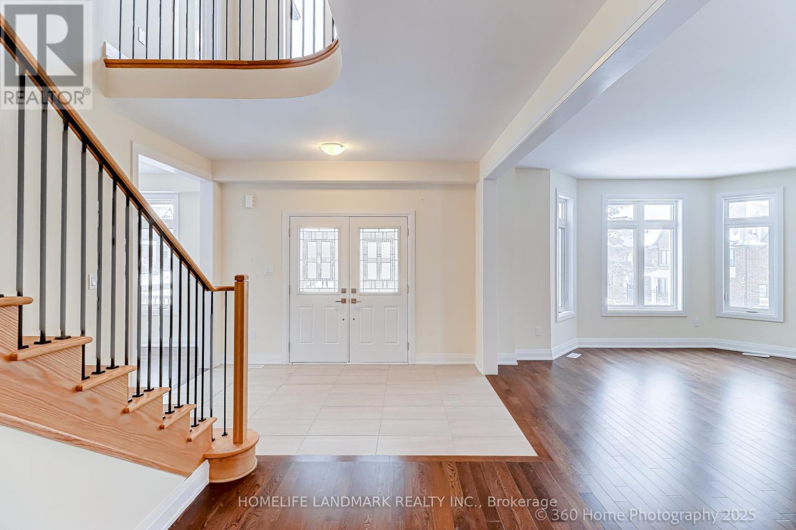8 Mapleton Street, Richmond Hill, Ontario  L4E 1N1 - Photo 4 - N13093844