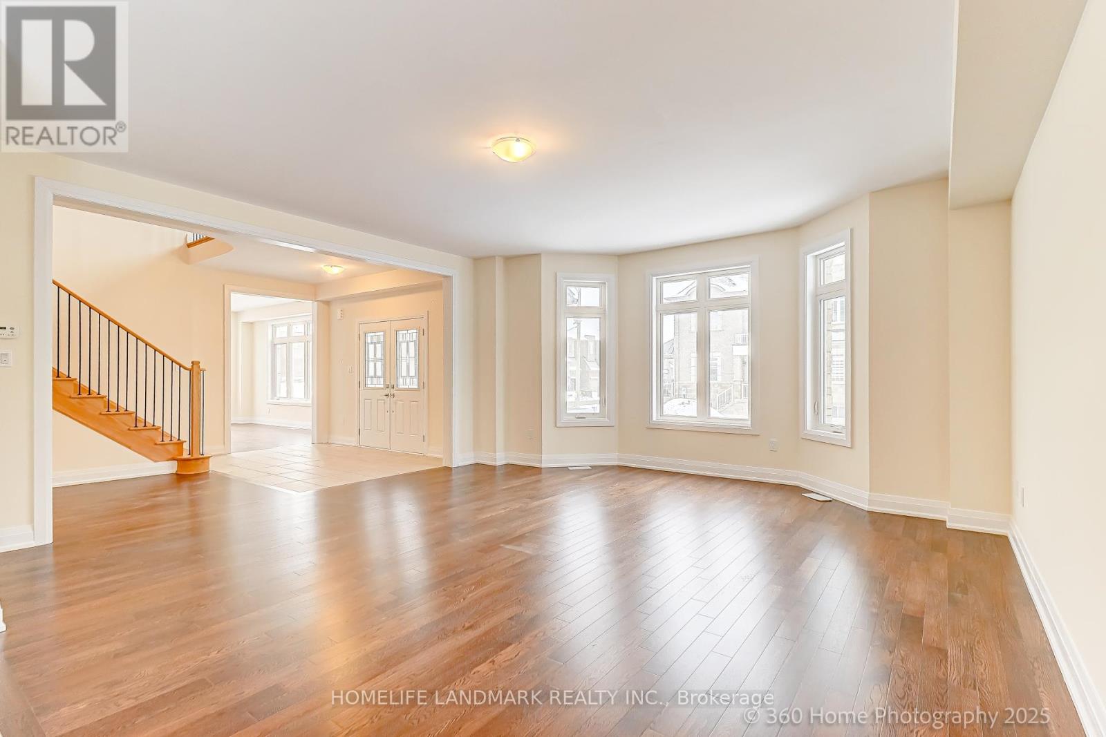 8 Mapleton Street, Richmond Hill, Ontario  L4E 1N1 - Photo 8 - N13093844