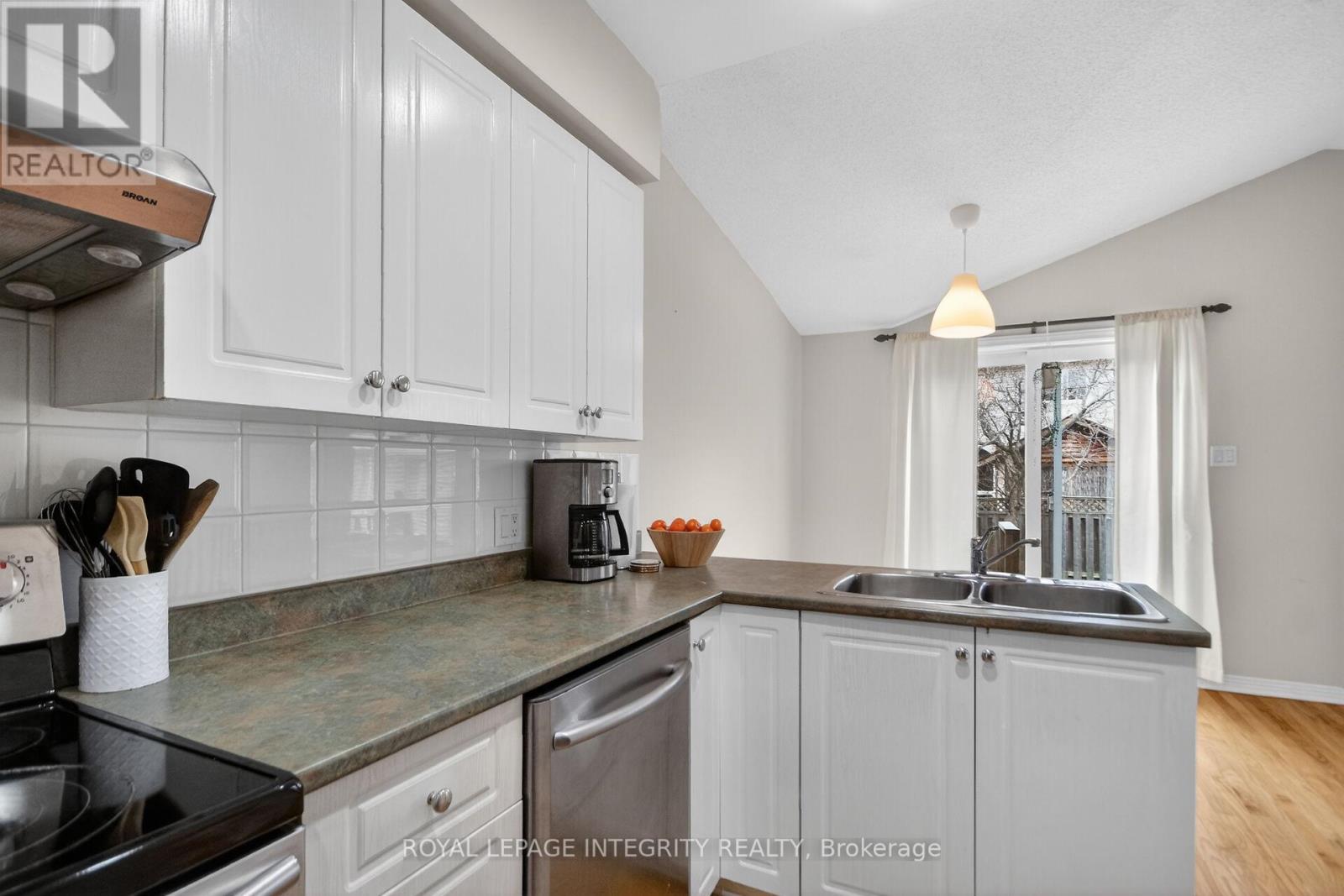 4369 Wildmint Square, Ottawa, Ontario  K1V 1N7 - Photo 18 - X13093394