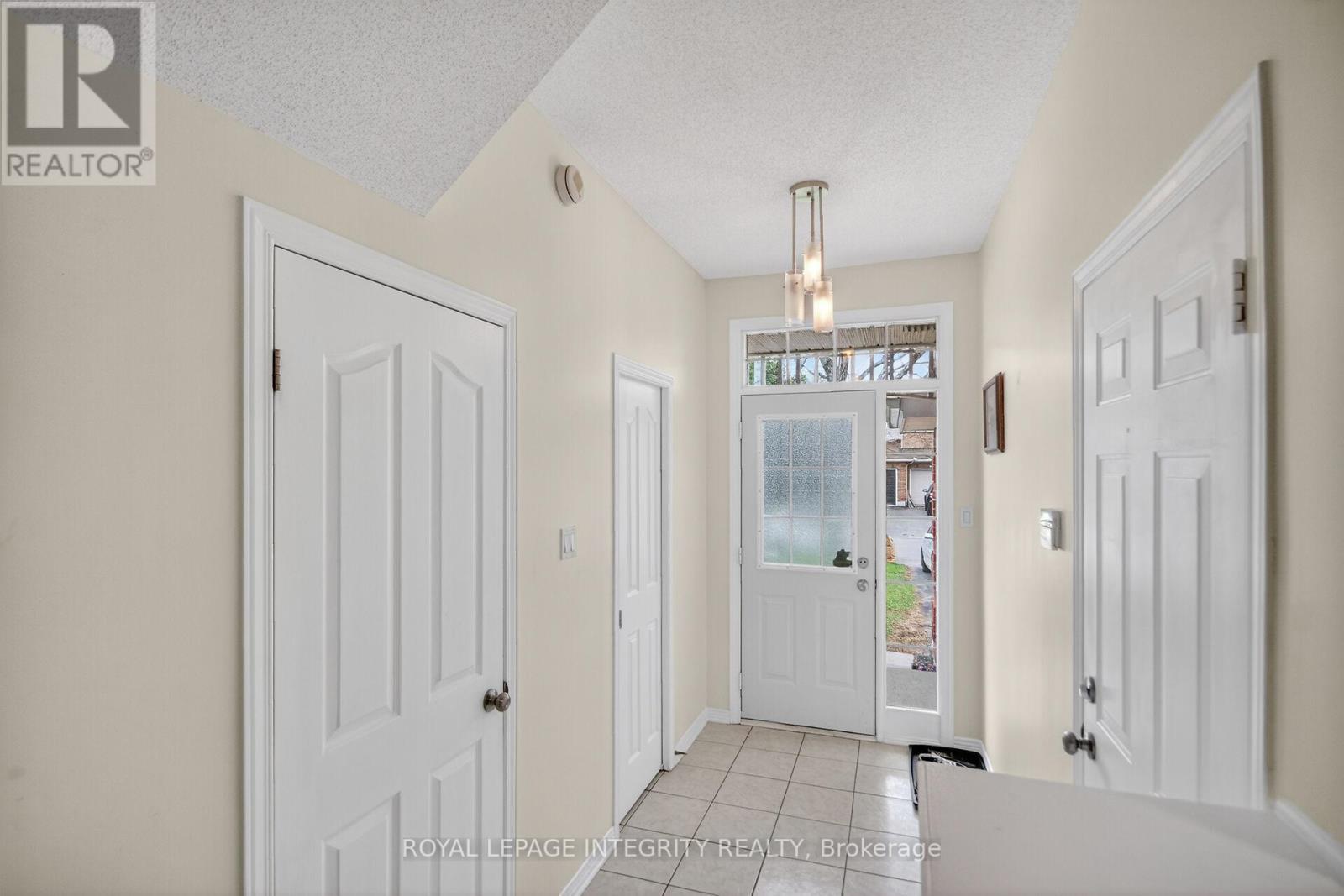 4369 Wildmint Square, Ottawa, Ontario  K1V 1N7 - Photo 4 - X13093394