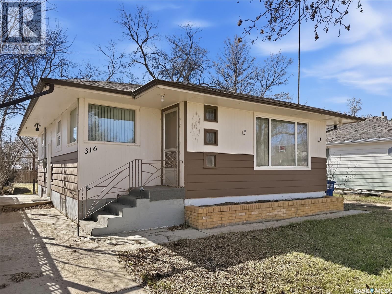 316 Dennis STREET, Herbert, Saskatchewan