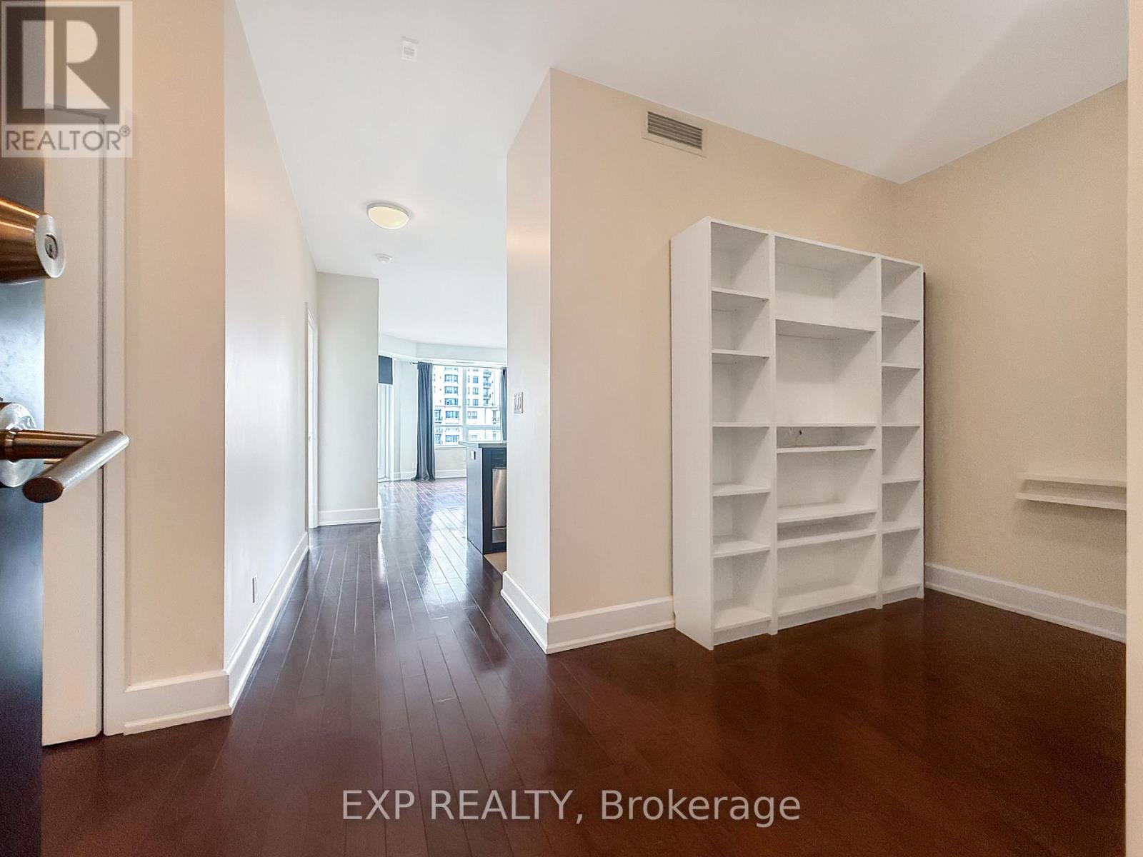612 - 676 Sheppard Avenue E, Toronto, Ontario  M2K 1B7 - Photo 2 - C13093866