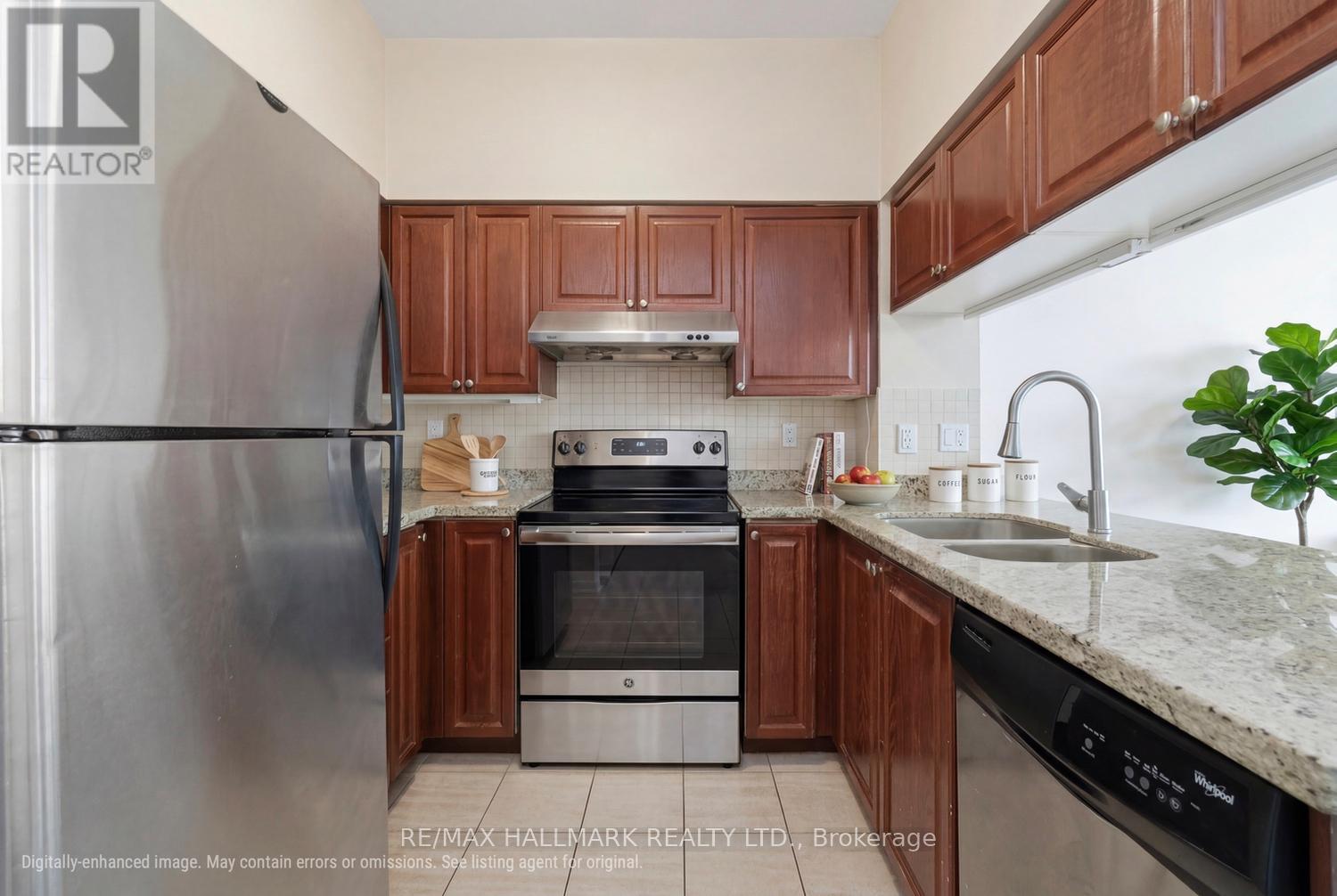 1119 - 230 Queens Quay W, Toronto, Ontario  M5J 2Y7 - Photo 2 - C13093896