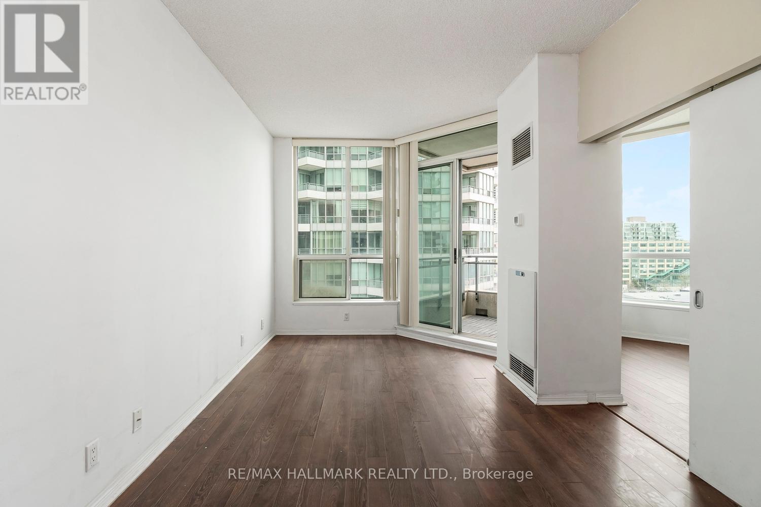 1119 - 230 Queens Quay W, Toronto, Ontario  M5J 2Y7 - Photo 5 - C13093896