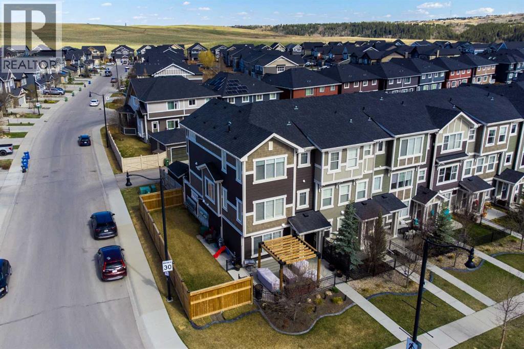 216 Sundown Road, Cochrane, Alberta