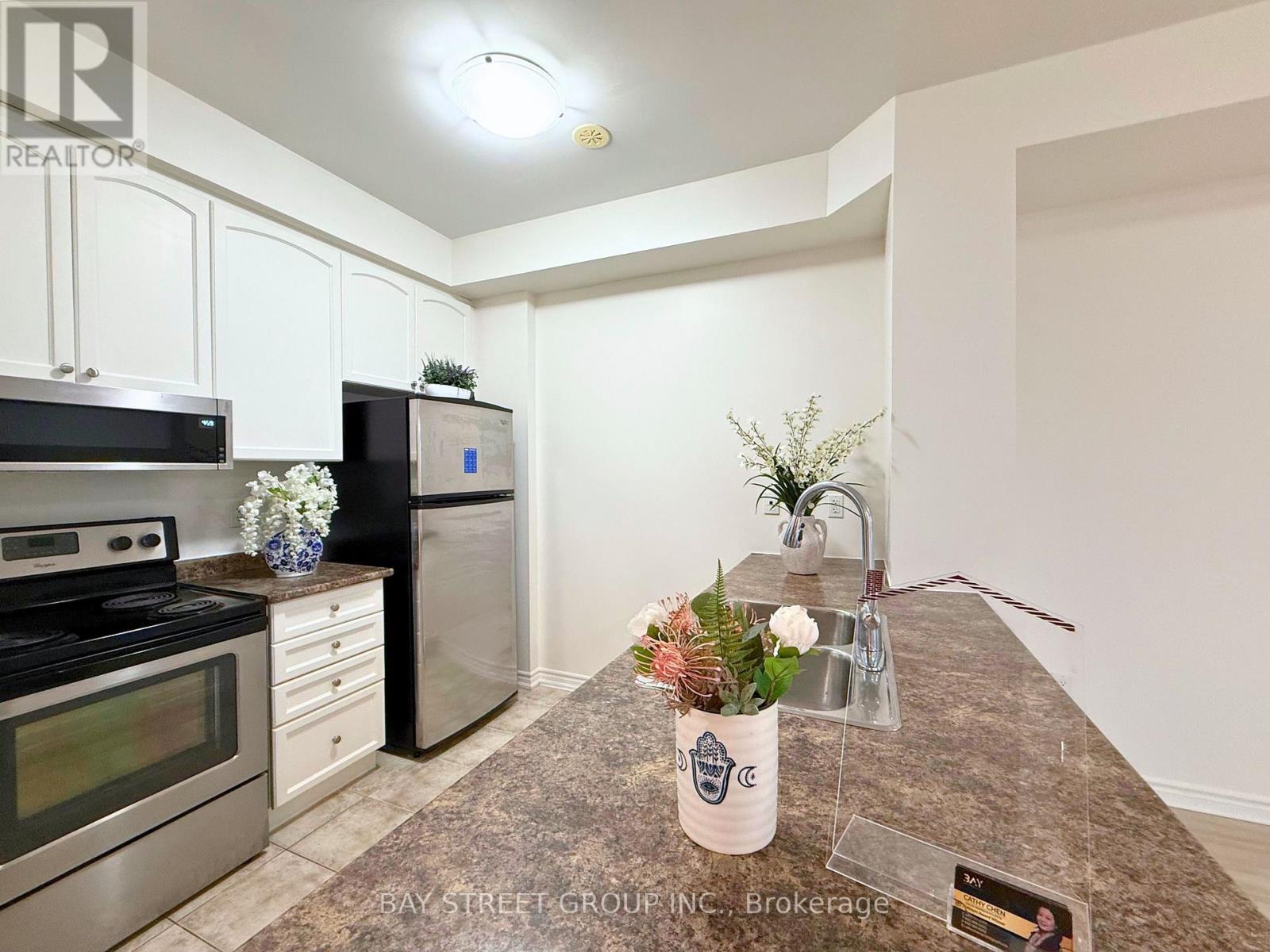 2564 Grand Oak Trail, Oakville, Ontario  L6M 0S4 - Photo 7 - W13093894