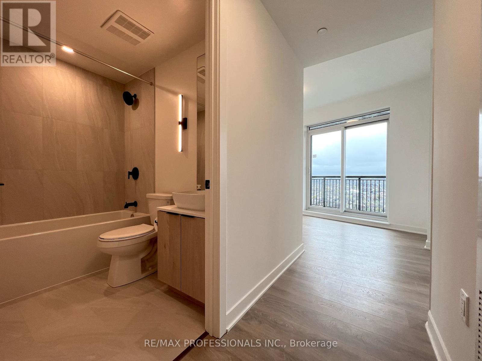 2702 - 1245 Dupont Street, Toronto, Ontario  M6H 0G5 - Photo 11 - W13093902