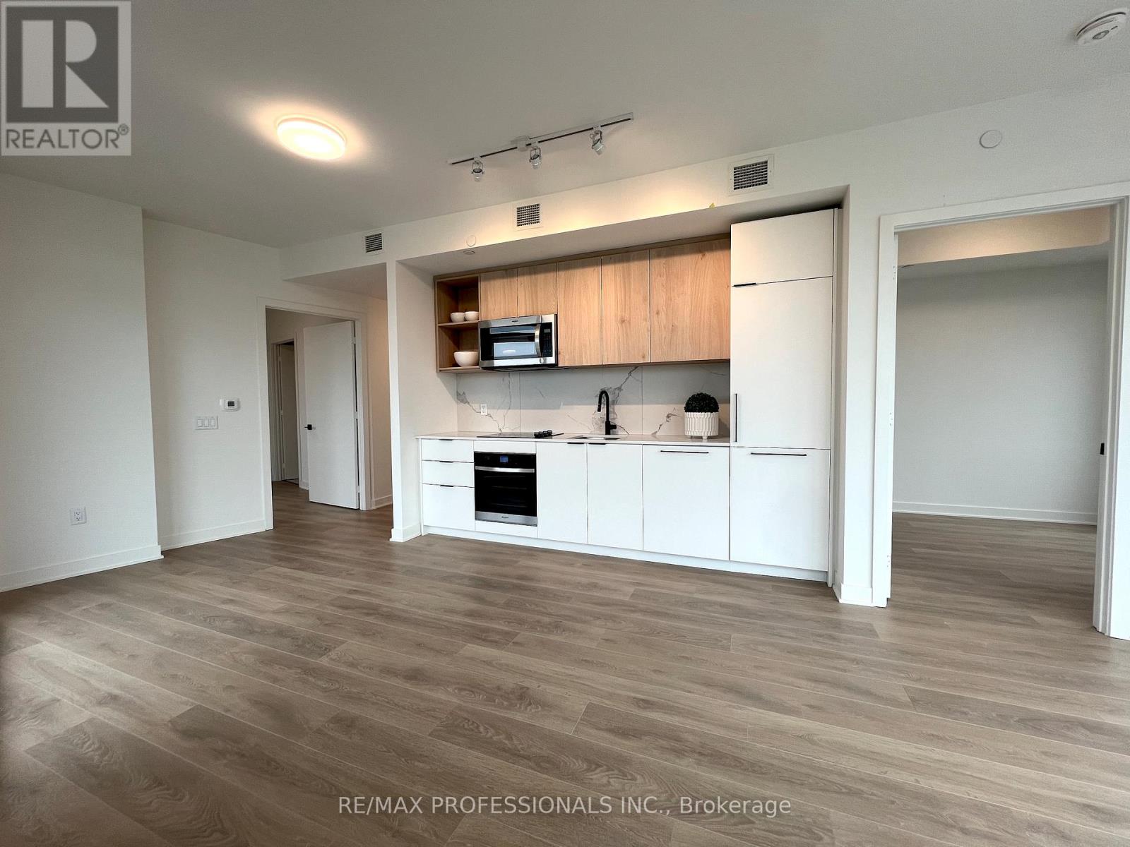 2702 - 1245 Dupont Street, Toronto, Ontario  M6H 0G5 - Photo 17 - W13093902