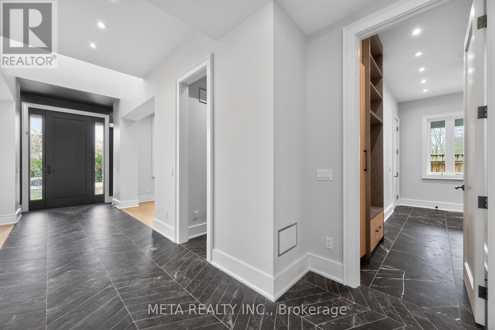 1035 Pinegrove Road, Oakville, Ontario  L6L 2W3 - Photo 10 - W13093904
