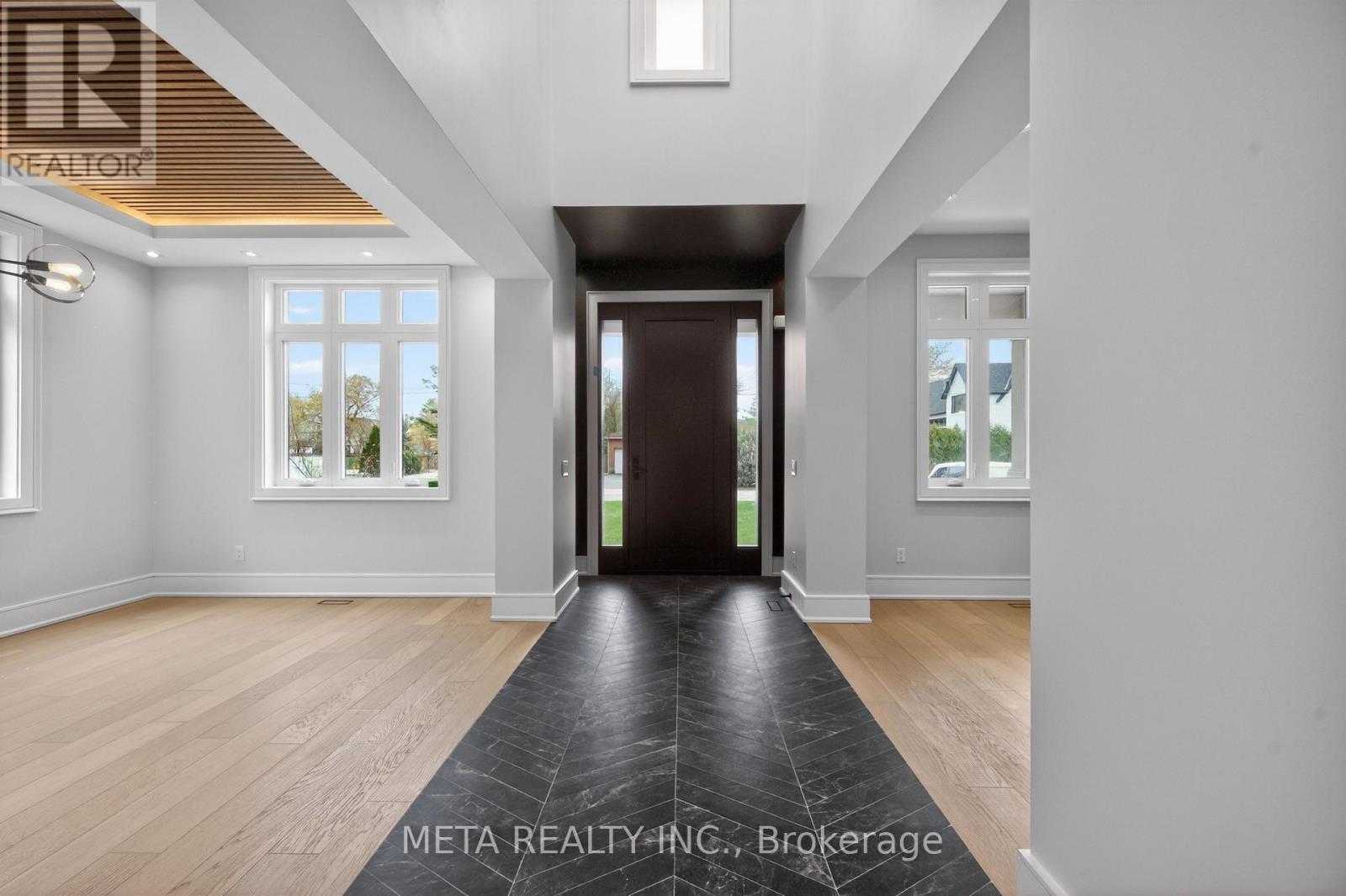 1035 Pinegrove Road, Oakville, Ontario  L6L 2W3 - Photo 8 - W13093904