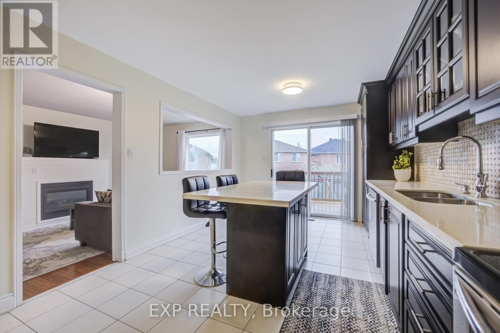 7 Flaming Oak Court, Brampton, Ontario  L6Y 4G5 - Photo 14 - W13093910