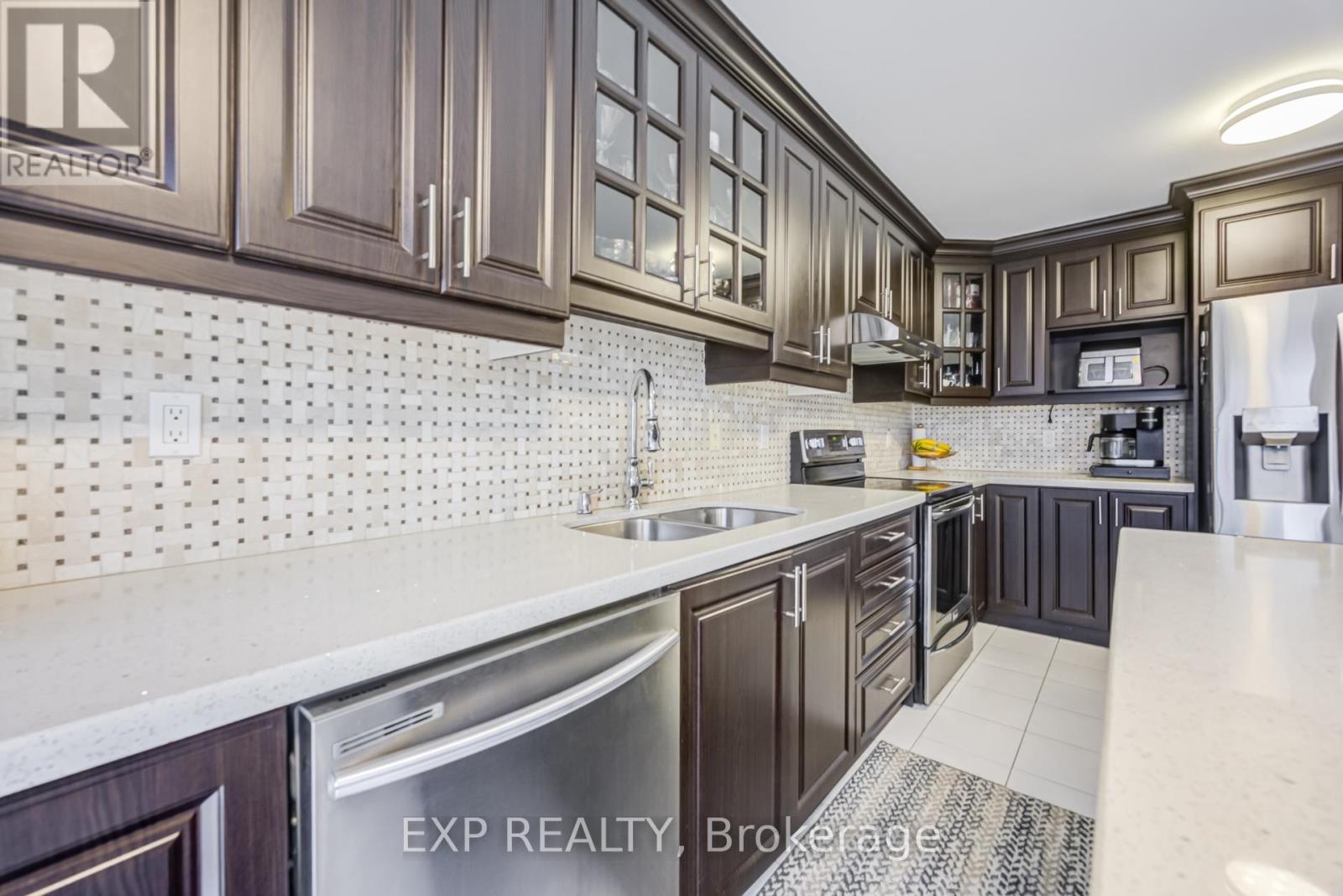 7 Flaming Oak Court, Brampton, Ontario  L6Y 4G5 - Photo 15 - W13093910