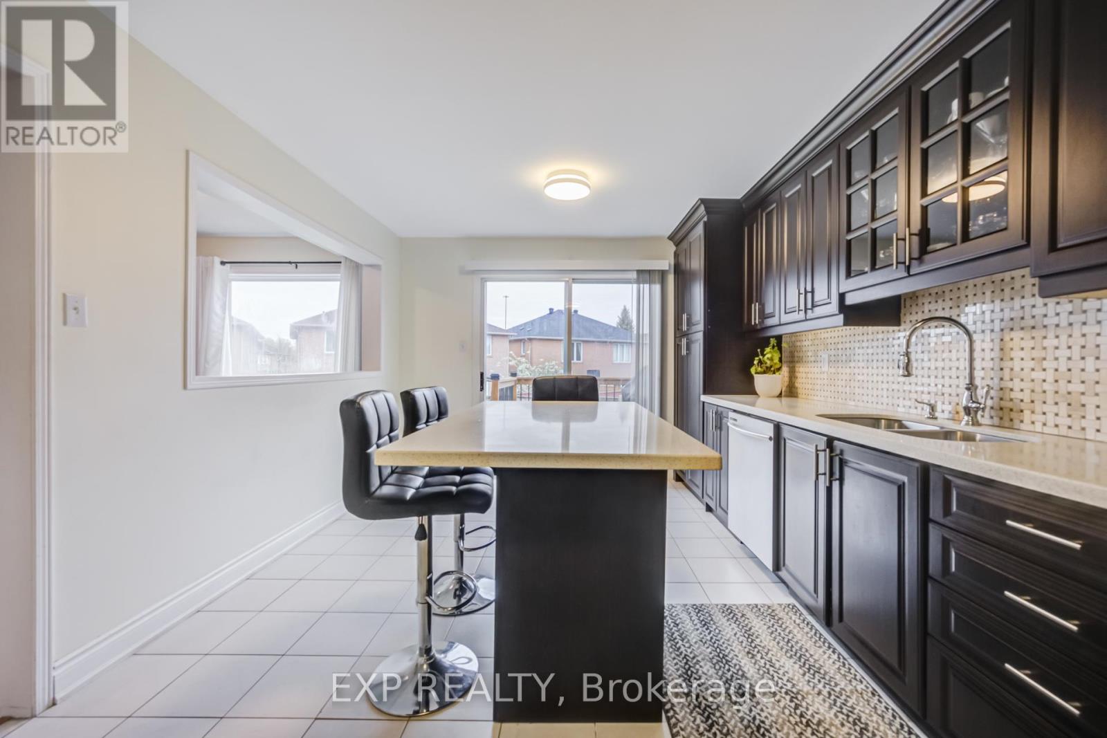7 Flaming Oak Court, Brampton, Ontario  L6Y 4G5 - Photo 34 - W13093910