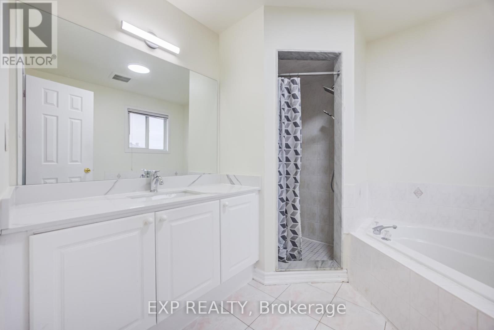 7 Flaming Oak Court, Brampton, Ontario  L6Y 4G5 - Photo 36 - W13093910