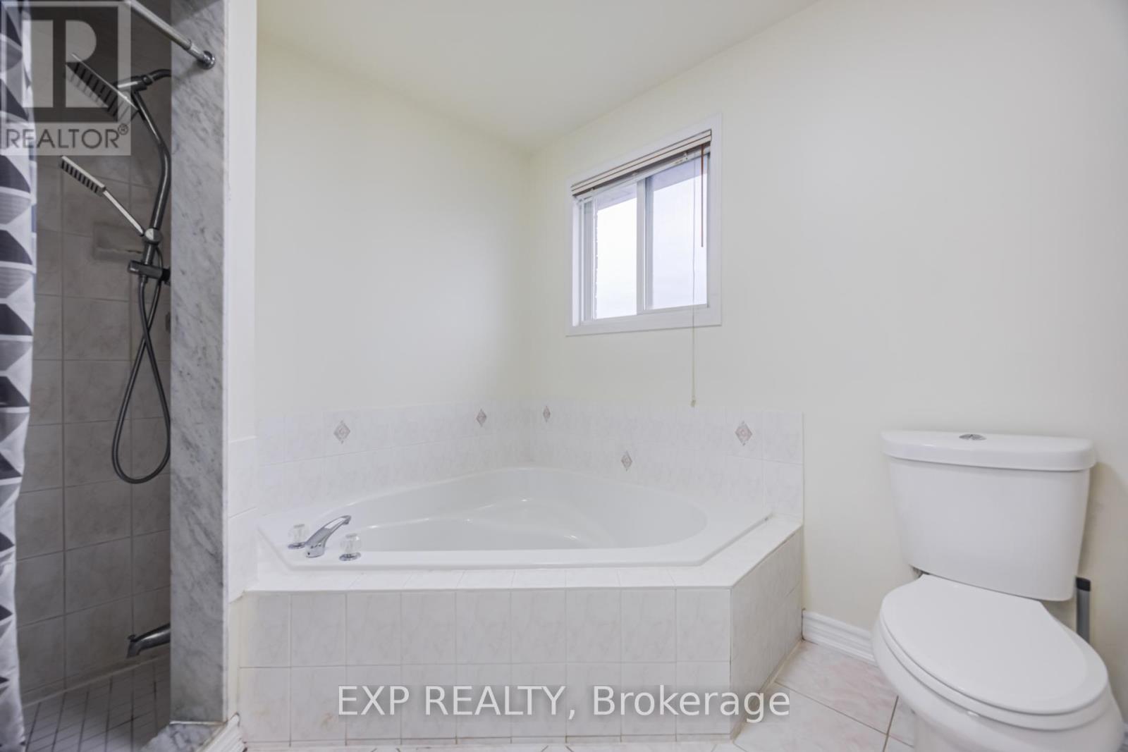 7 Flaming Oak Court, Brampton, Ontario  L6Y 4G5 - Photo 37 - W13093910