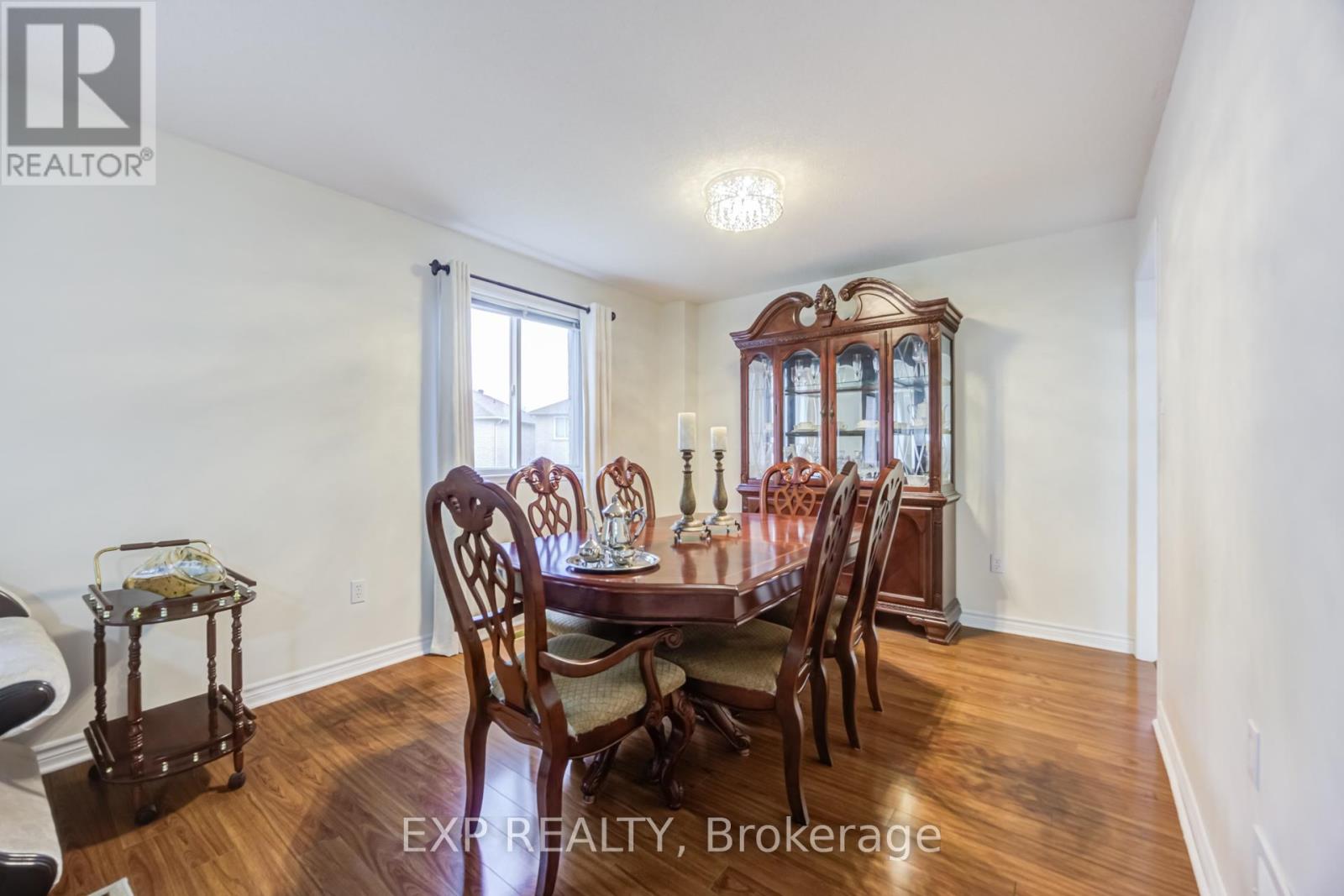7 Flaming Oak Court, Brampton, Ontario  L6Y 4G5 - Photo 9 - W13093910