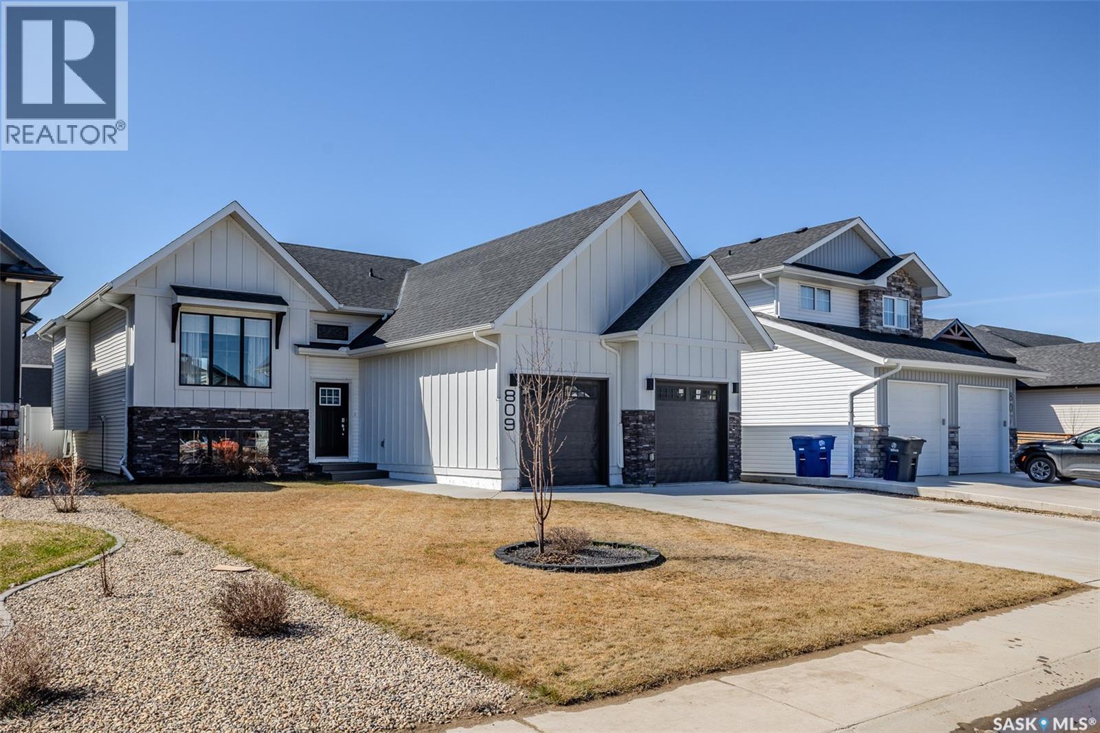 809 Weir Crescent, Warman, Saskatchewan  S0K 4S4 - Photo 2 - SK031233