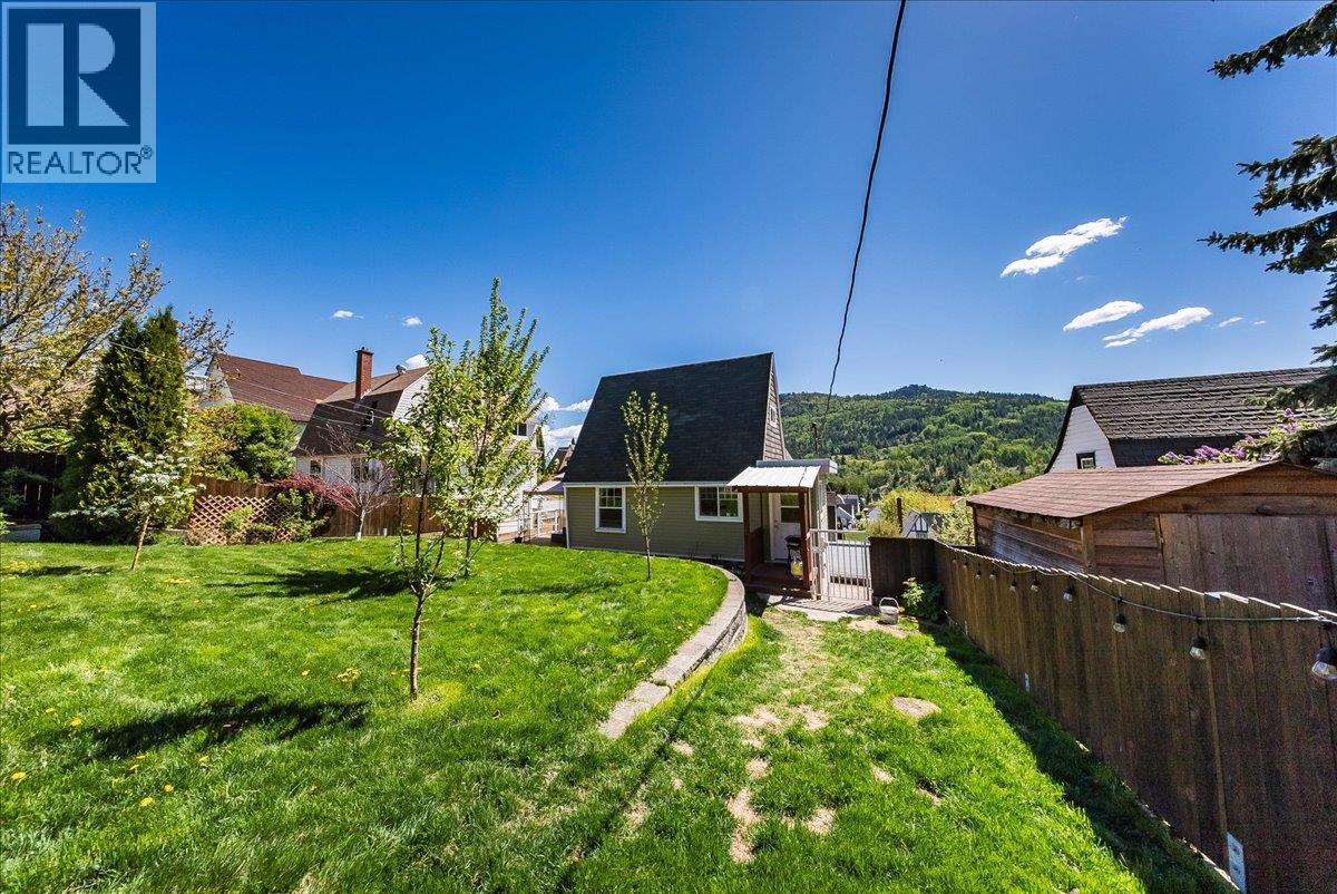 725 Shakespeare Street, Warfield, British Columbia  V1R 2B3 - Photo 33 - 10386168
