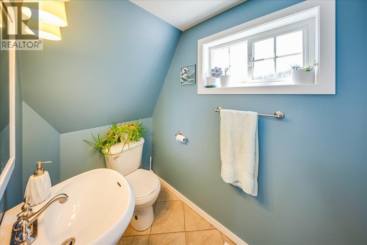 725 Shakespeare Street, Warfield, British Columbia  V1R 2B3 - Photo 19 - 10386168