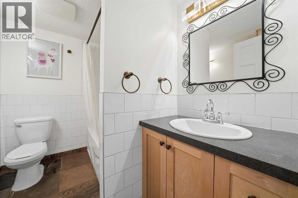 8003 33 Avenue Nw, Calgary, Alberta  T3B 1L5 - Photo 19 - A2304742