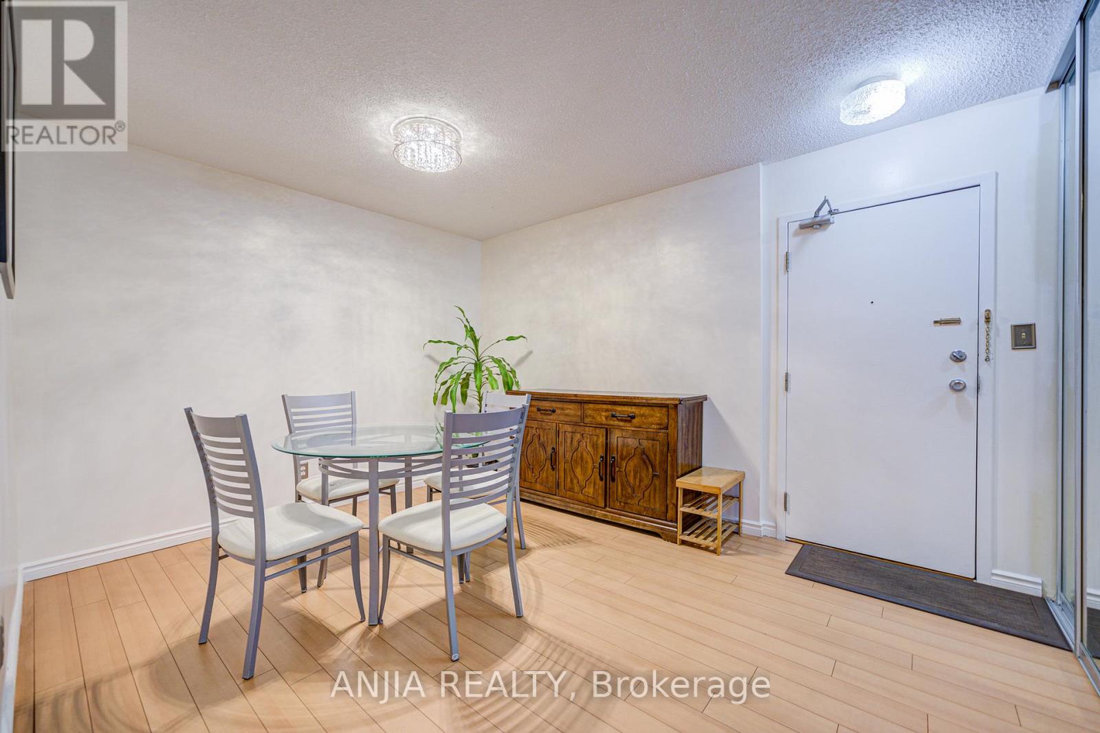 512 - 225 Bamburgh Circle, Toronto (Steeles), Ontario  M1W 3X9 - Photo 10 - E13093948
