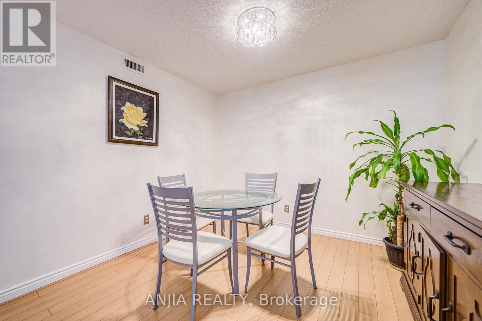 512 - 225 Bamburgh Circle, Toronto (Steeles), Ontario  M1W 3X9 - Photo 12 - E13093948