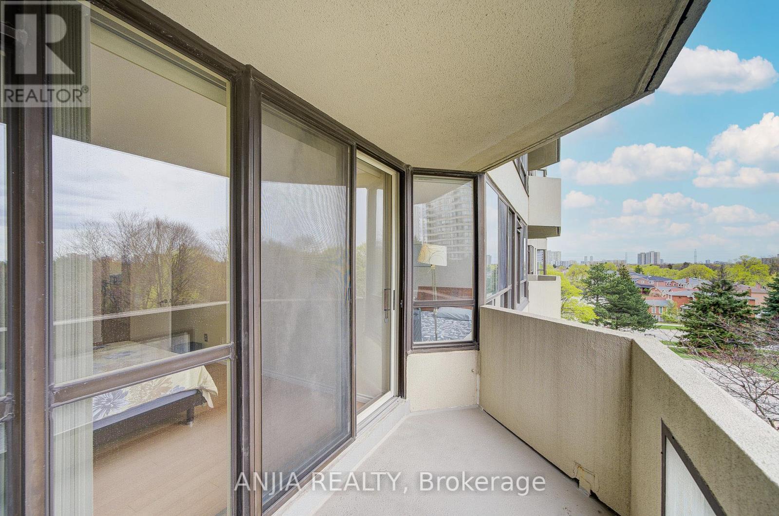 512 - 225 Bamburgh Circle, Toronto (Steeles), Ontario  M1W 3X9 - Photo 16 - E13093948