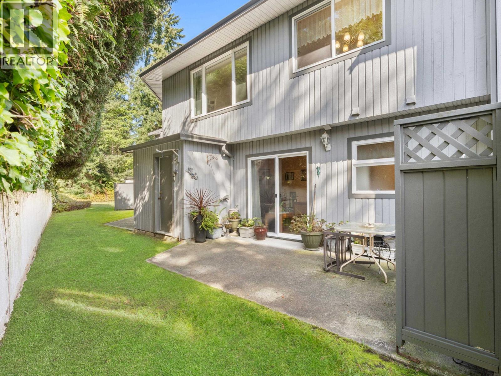 38 5761 WHARF AVENUE, Sechelt, British Columbia