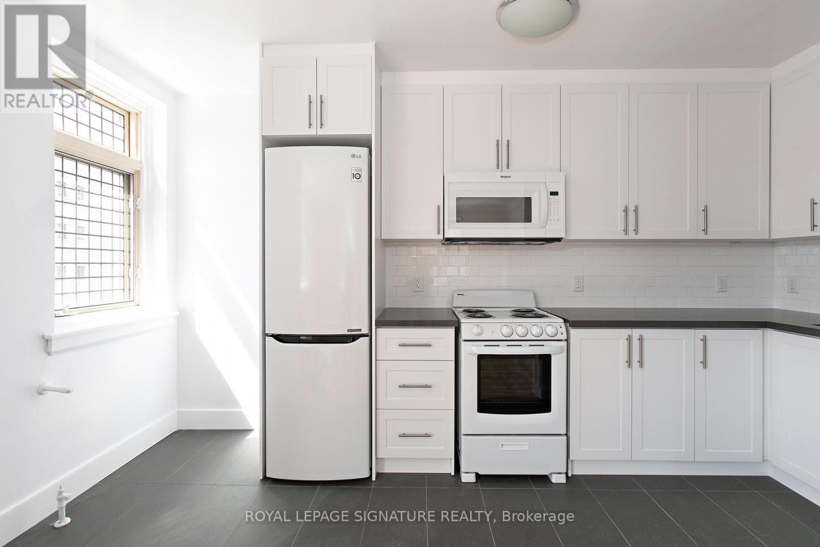 402 - 394 Avenue Road, Toronto, Ontario  M4V 2H4 - Photo 4 - C13090228