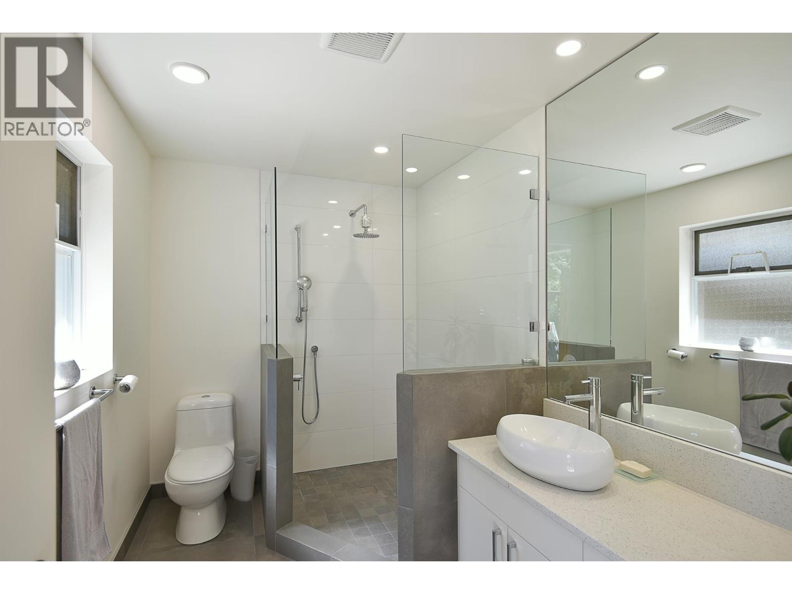 8071 Wildwood Road, Halfmoon Bay, British Columbia  V7Z 1A8 - Photo 19 - R3120686
