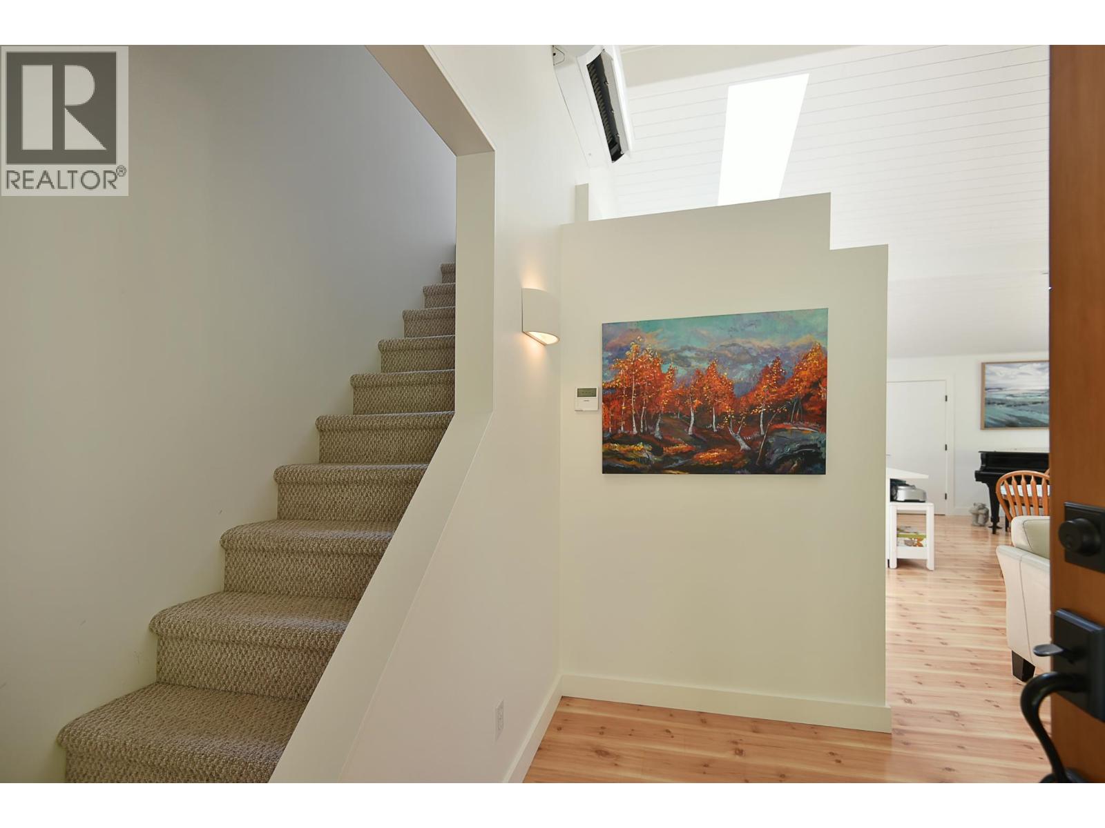 8071 Wildwood Road, Halfmoon Bay, British Columbia  V7Z 1A8 - Photo 9 - R3120686